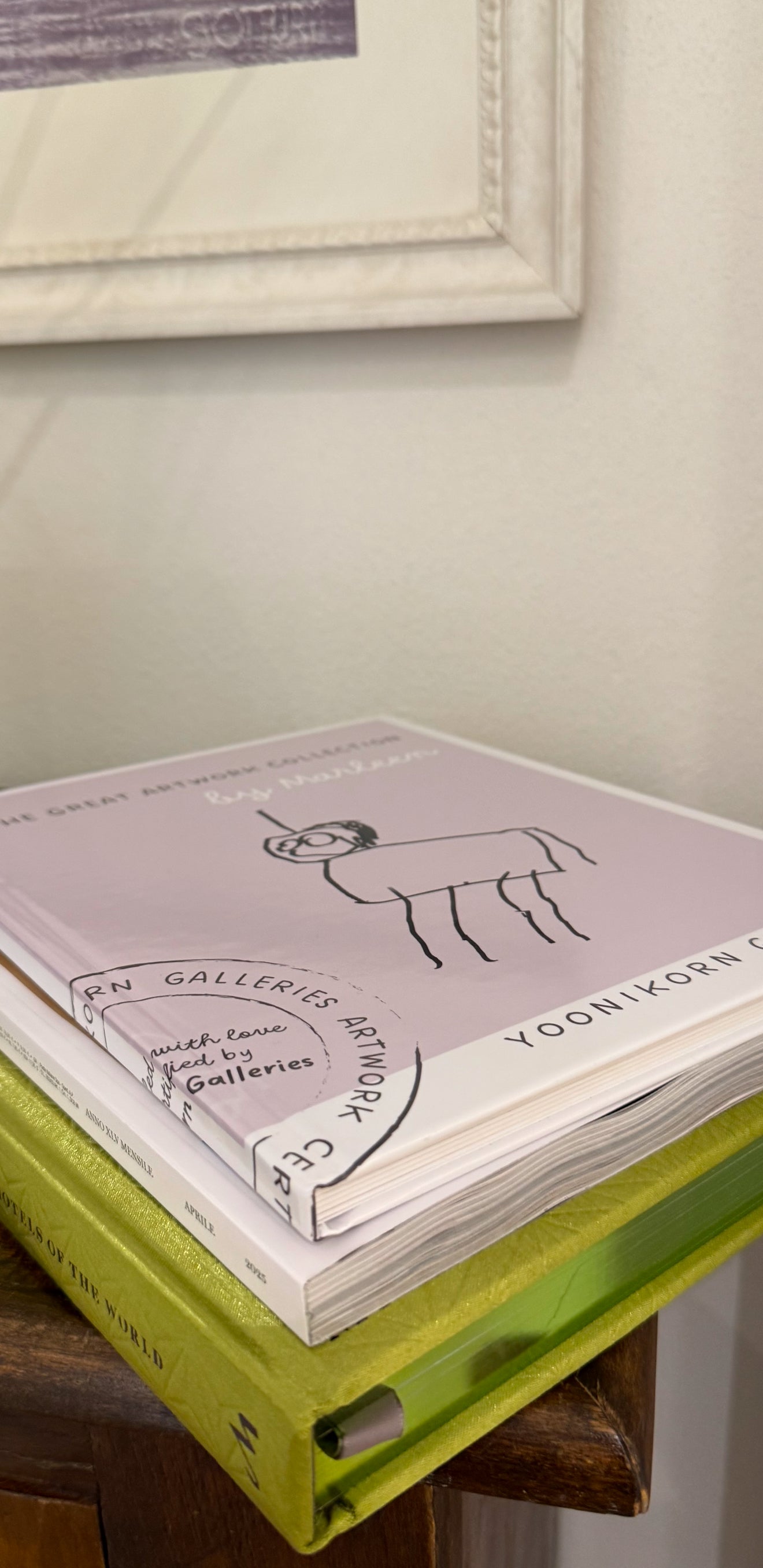 Personalisiertes Coffee Table Artbook mit den Kunstwerken Deiner Kinder